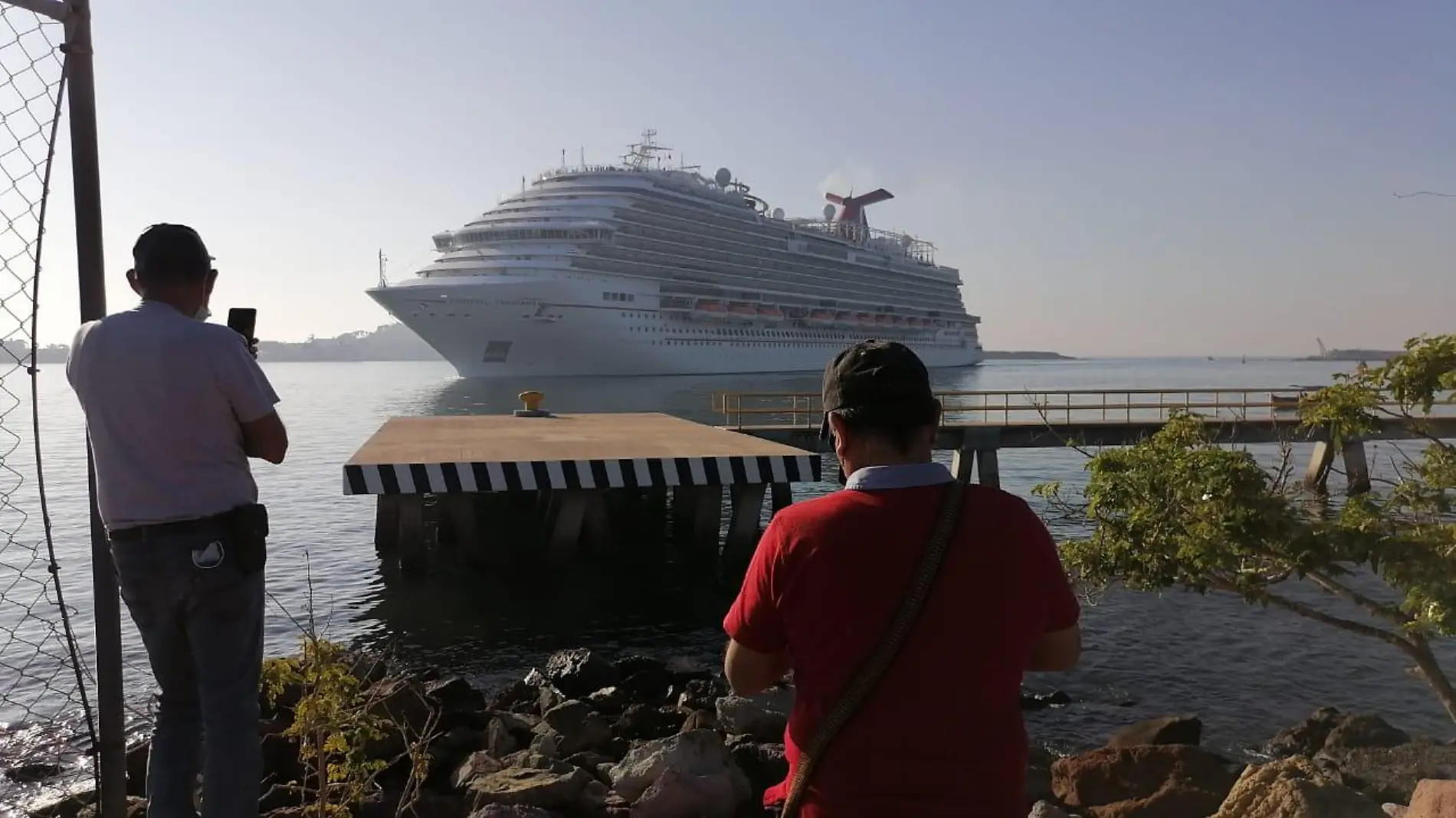 turistas en dos cruceros4